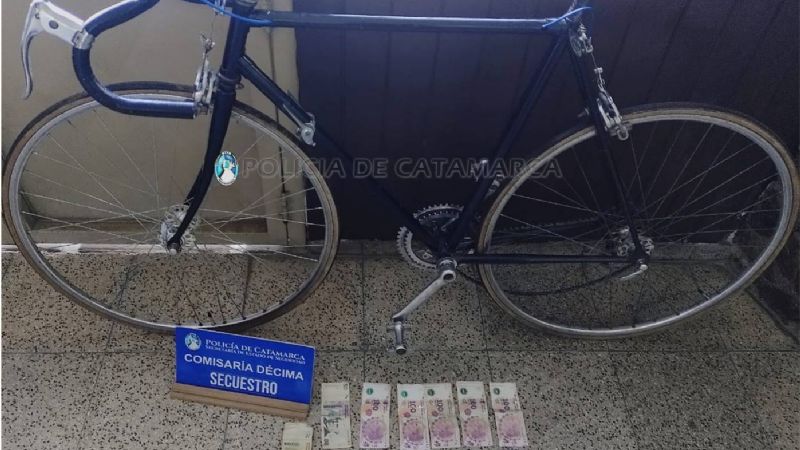 Detienen a un joven con una bici robada y 1100 pesos