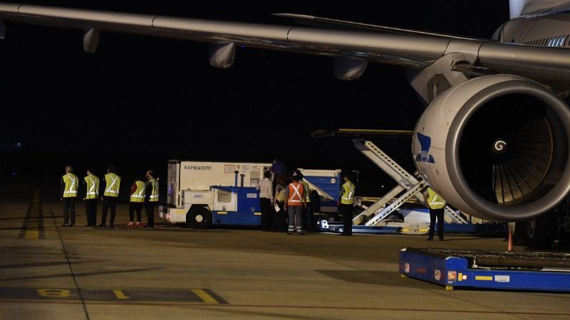 Llegaron más de 900 mil dosis de la vacuna Sinopharm