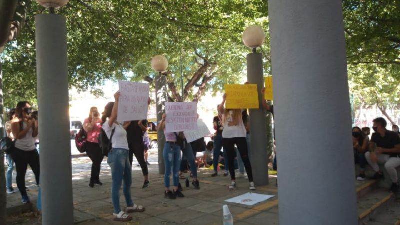 Protesta de alumnos de Ciencias de la Salud