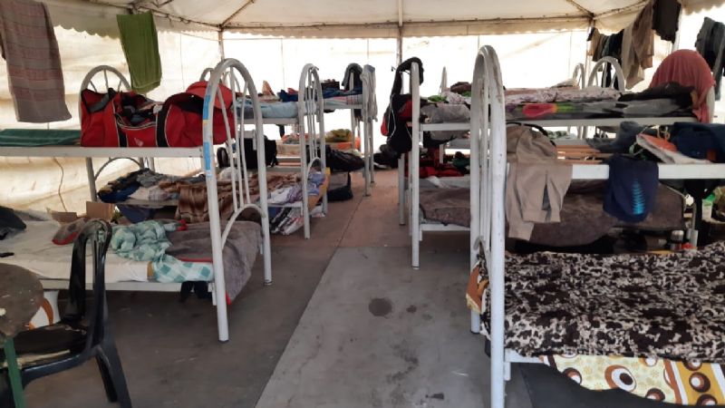 Explotación: trabajadores dormían en carpas y sin protocolos