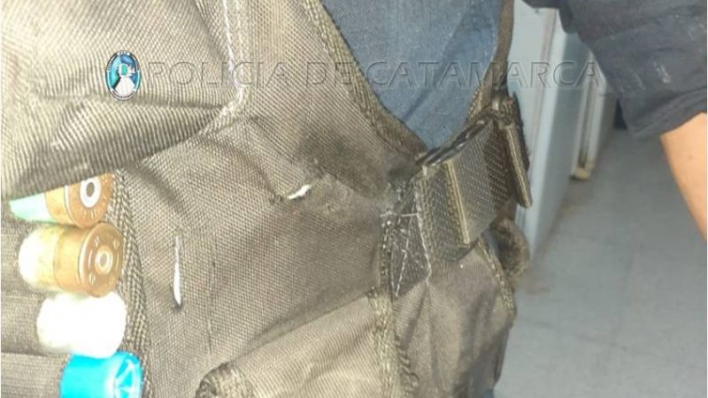 Atacó a un policía con una faca y lo dejó herido