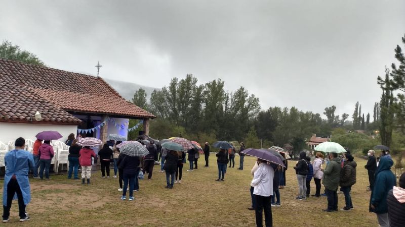 Bajo la lluvia, honraron a la Virgen de la Candelaria