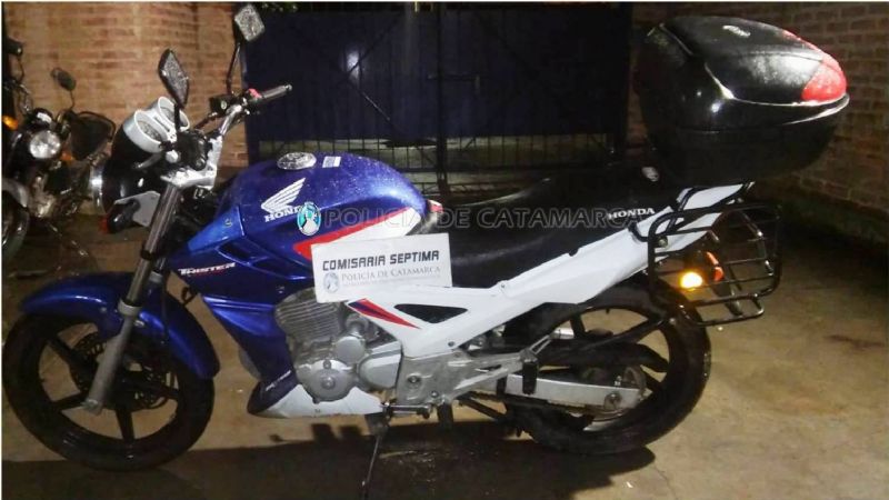 Encuentran una moto abandonada en el Parque Adán Quiroga