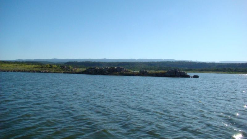 Evalúan mortandad de peces en el dique Motegasta