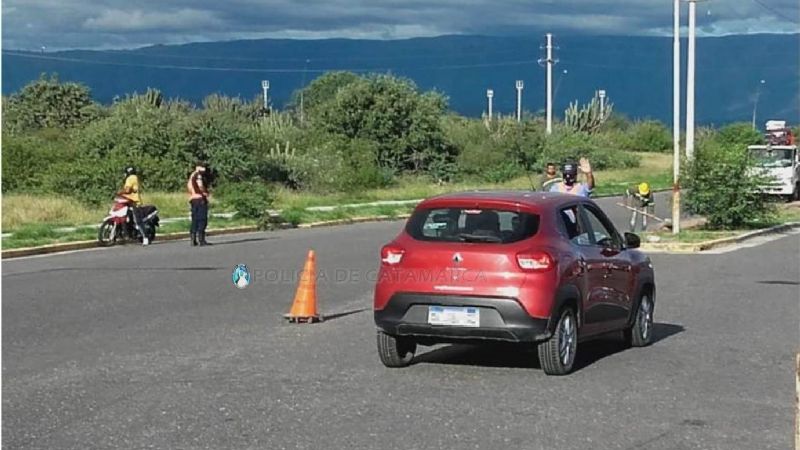 Secuestran 25 vehículos en controles y notifican a 10 personas