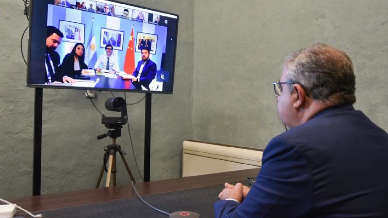 Jalil y el equipo de gobierno dialogaron con el embajador argentino en China