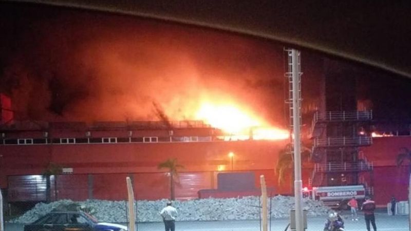 Impactante incendio en el autódromo de las Termas de Río Hondo