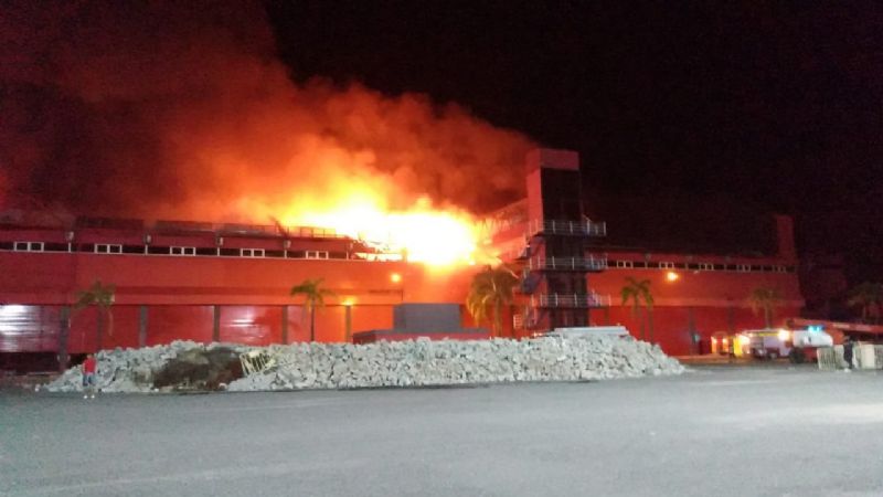 Impactante incendio en el autódromo de las Termas de Río Hondo