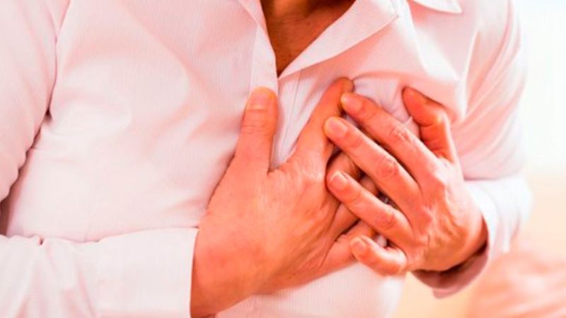 Quienes contrajeron coronavirus tienen mayor riesgo de morir por un paro cardíaco