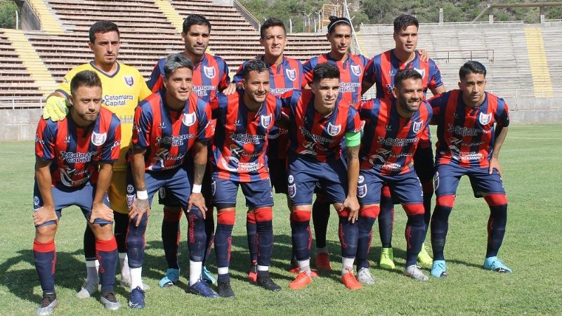 San Lorenzo goleó a Vélez e irá a Córdoba por Racing