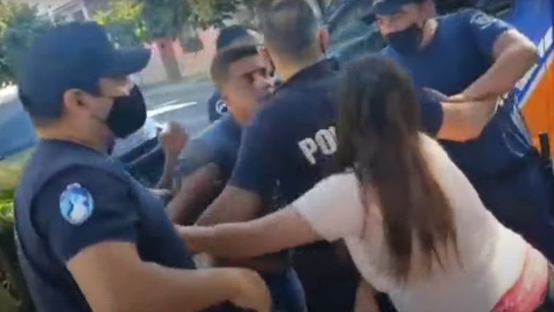 Desalojan una fiesta privada y detienen a un gendarme por golpear a policías