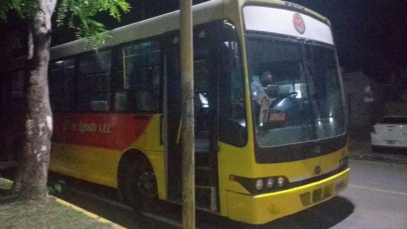 Demoran a un colectivo por “exceso de pasajeros”