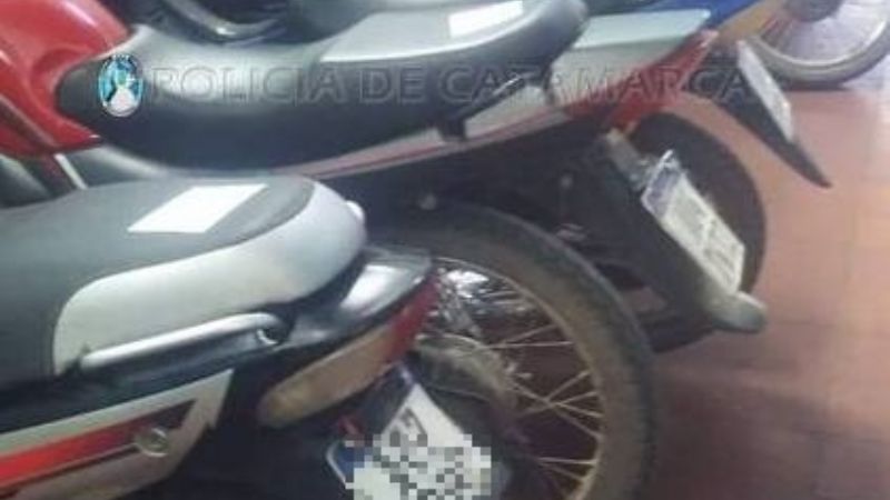 Se escaparon de una fiesta privada y dejaron las motos