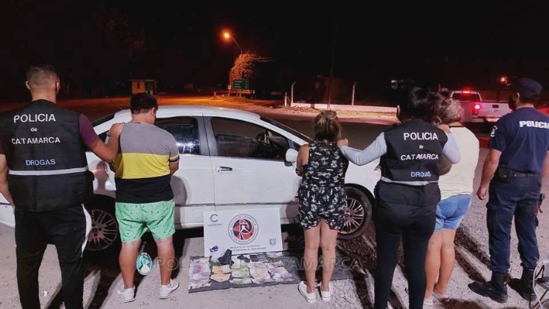 Inspeccionaron un auto en La Merced y encontraron 97 gr. de cocaína
