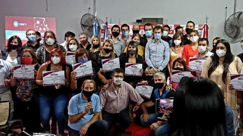 Después de 10 años, una mujer vuelve a conducir la UCR