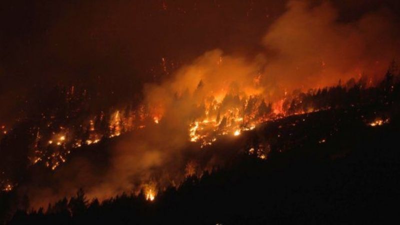 Incendios arrasan casas y bosques en la cordillera de Chubut