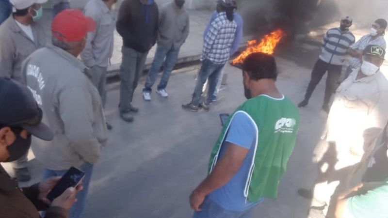 Fuerte protesta de municipales de Icaño