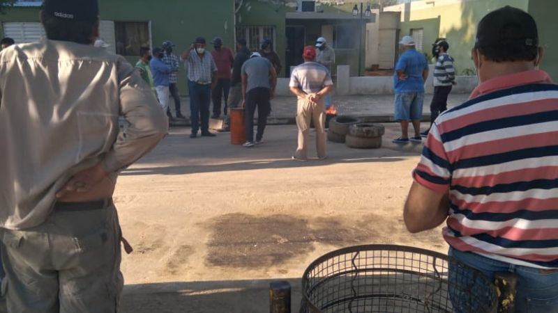 Fuerte protesta de municipales de Icaño