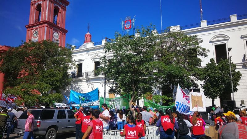 Caótico jueves con varias protestas en el centro y piquetes en rutas