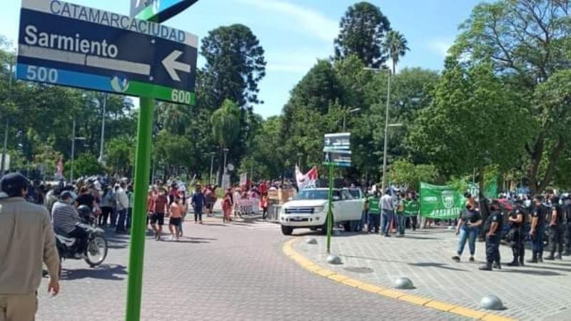 Caótico jueves con varias protestas en el centro y piquetes en rutas