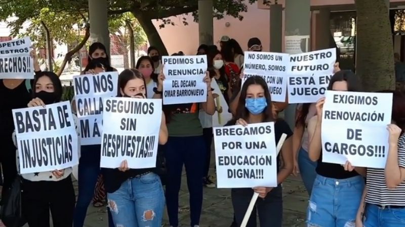 Alumnos de Ciencias de la Salud se manifestaron