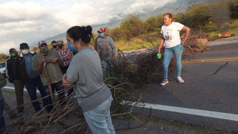 Piquete de municipales en la ruta 38
