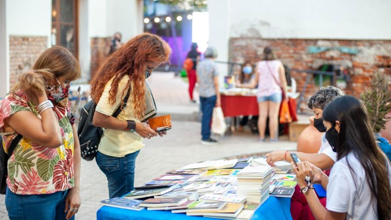 El Mercado de Libros convocó a autores, editoriales y lectores