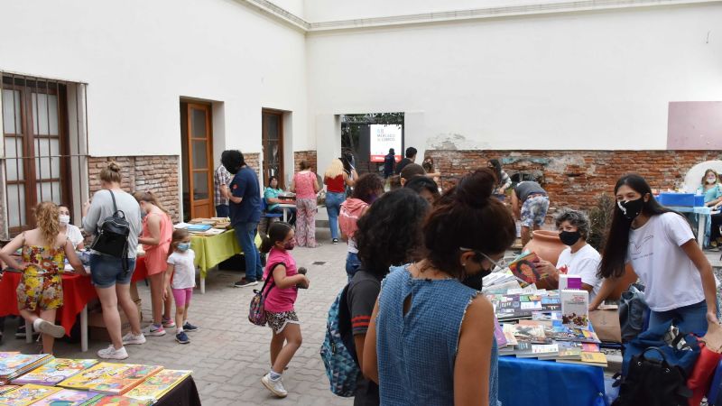 El Mercado de Libros convocó a autores, editoriales y lectores