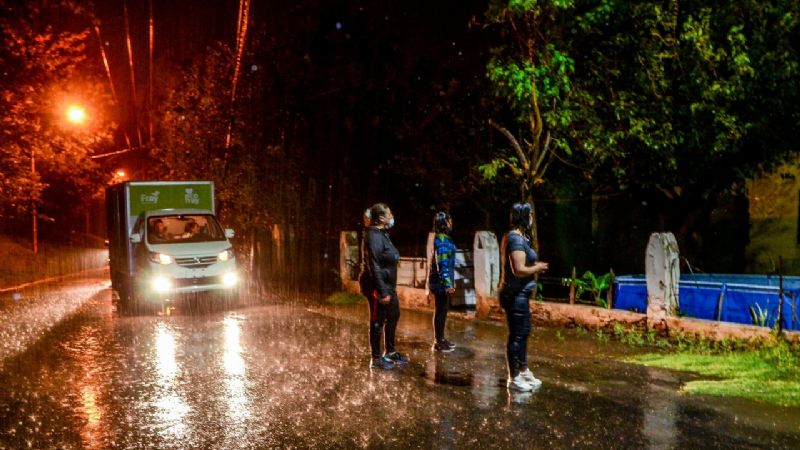 Continúa la asistencia con agua potable a vecinos de FME