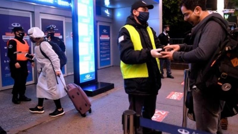 Denuncian que hay personas que ingresan al país con test PCR truchos