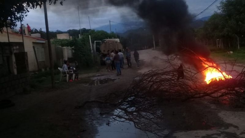 Violento corte de ruta en Banda de Varela por la falta de agua