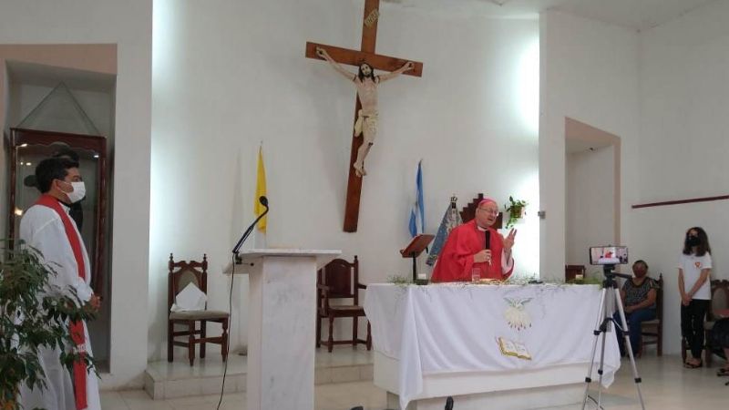 Celebran Confirmaciones en la parroquia San Roque de Recreo