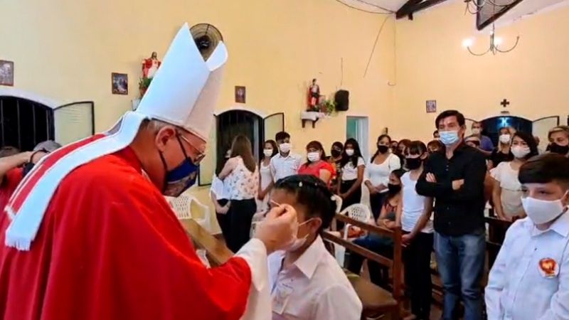 Celebran Confirmaciones en la parroquia San Roque de Recreo