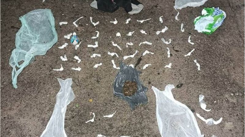 Intentó esconder una riñonera con 3 dosis de cocaína y 83 de marihuana