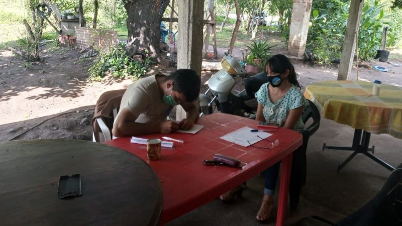 Docentes llegaron a la casa de un estudiante para que rinda la última previa