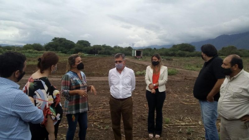 Ministros llegaron a Valle Viejo para conocer los trabajos productivos