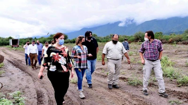 Ministros llegaron a Valle Viejo para conocer los trabajos productivos