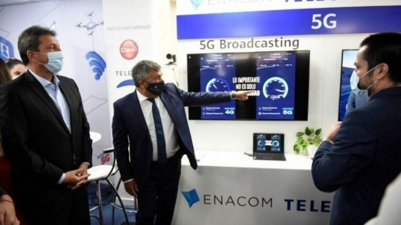 Telecom participa de la muestra 5g organizada por ENACOM