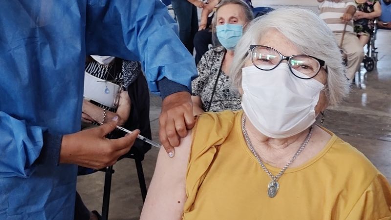 Vacunación a mayores de 75 años rezagados