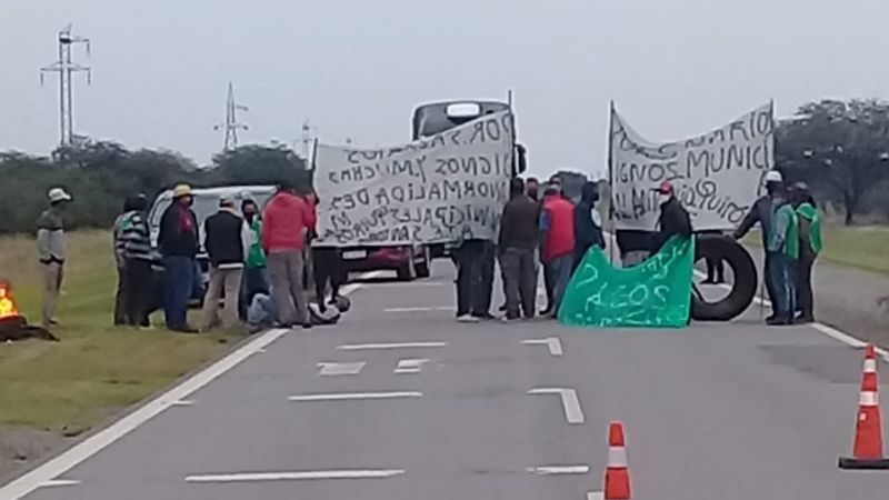 Otra jornada de protesta de municipales en la ruta 157