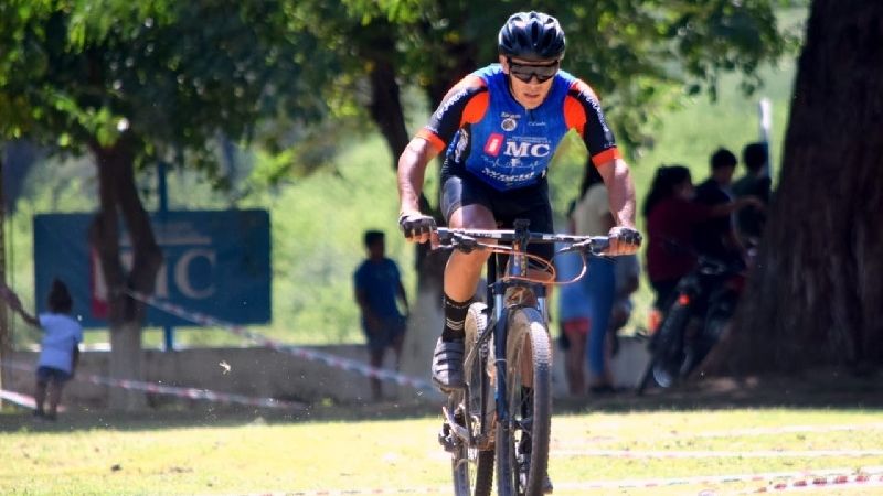 Convocante "1er. Triatlón Capayense" en Chumbicha