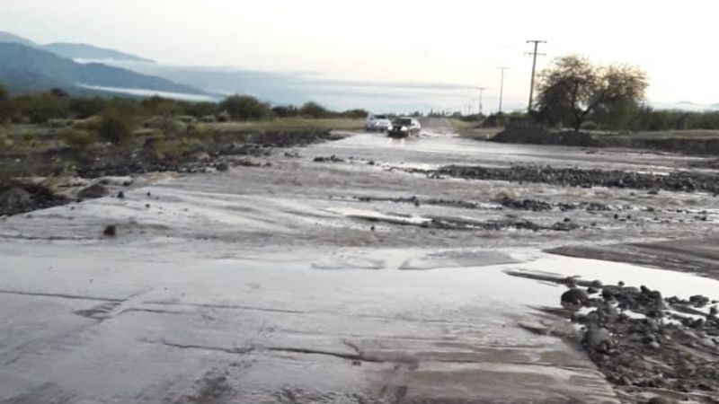 Advierten por los efectos de la lluvia en todas las rutas de Catamarca