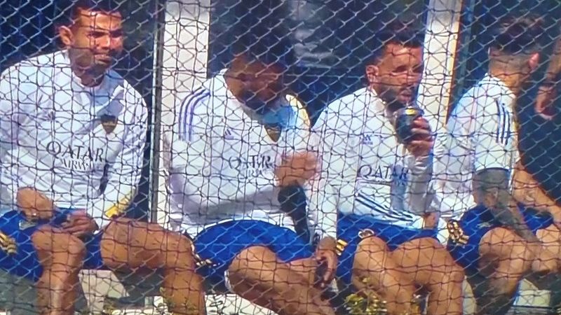 Mal ejemplo de Tevez, Ábila y Cardona, compartiendo mate