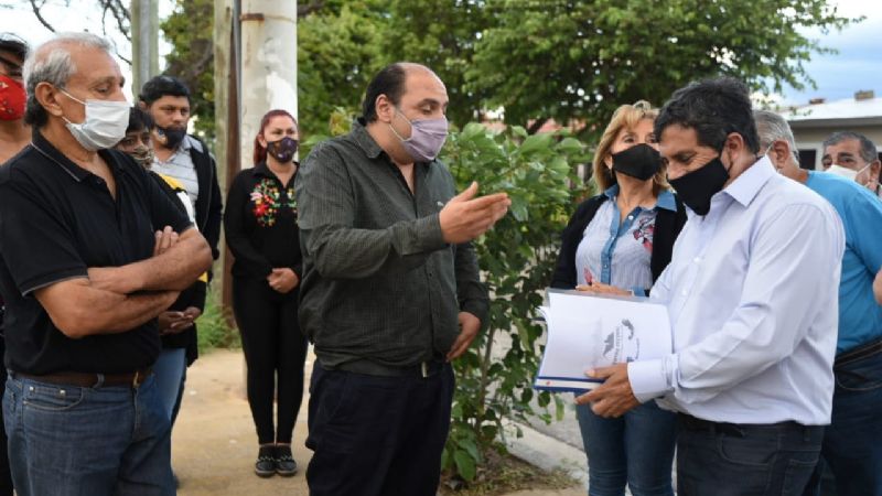 El intendente Saadi visitó el barrio Policial