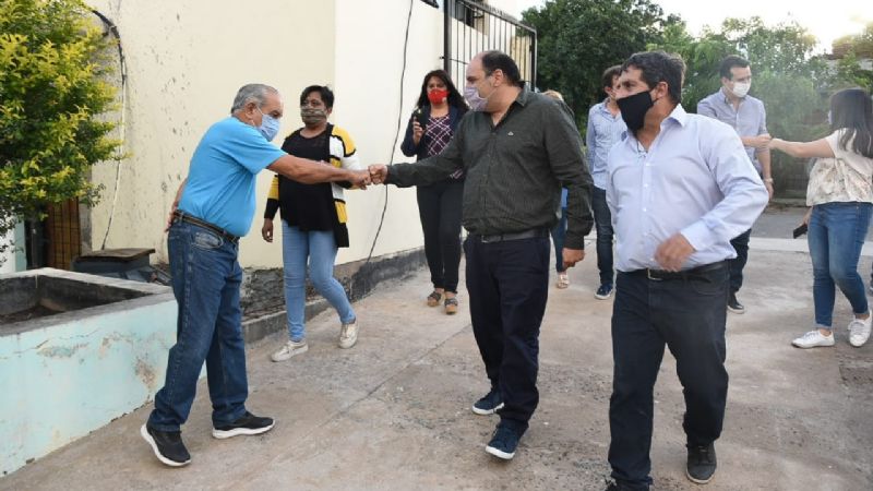 El intendente Saadi visitó el barrio Policial