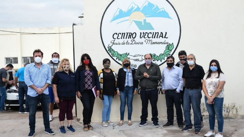 El intendente Saadi visitó el barrio Policial