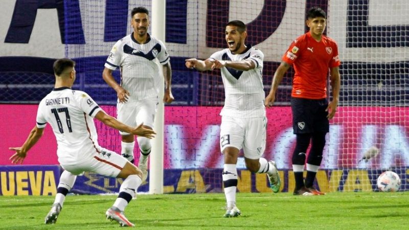 Vélez frenó Independiente y lidera solo la Zona B