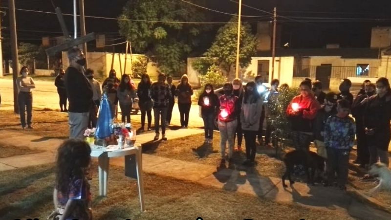 Vía Crucis en el barrio Los Periodistas