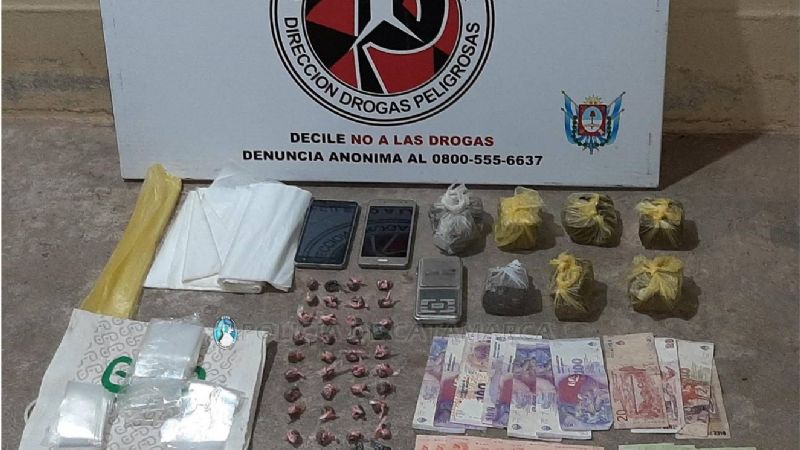 Desarticulan banda dedicada al menudeo: incautaron 51 envoltorios de marihuana