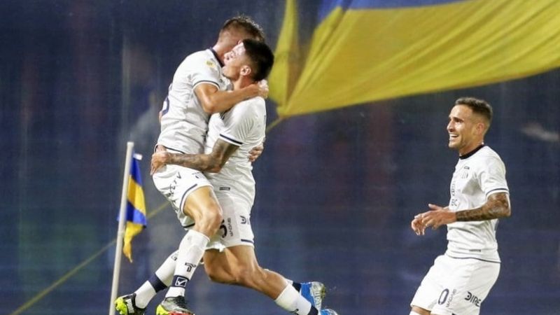 Talleres dejó sin invicto a Boca: 2-1, en La Bombonera